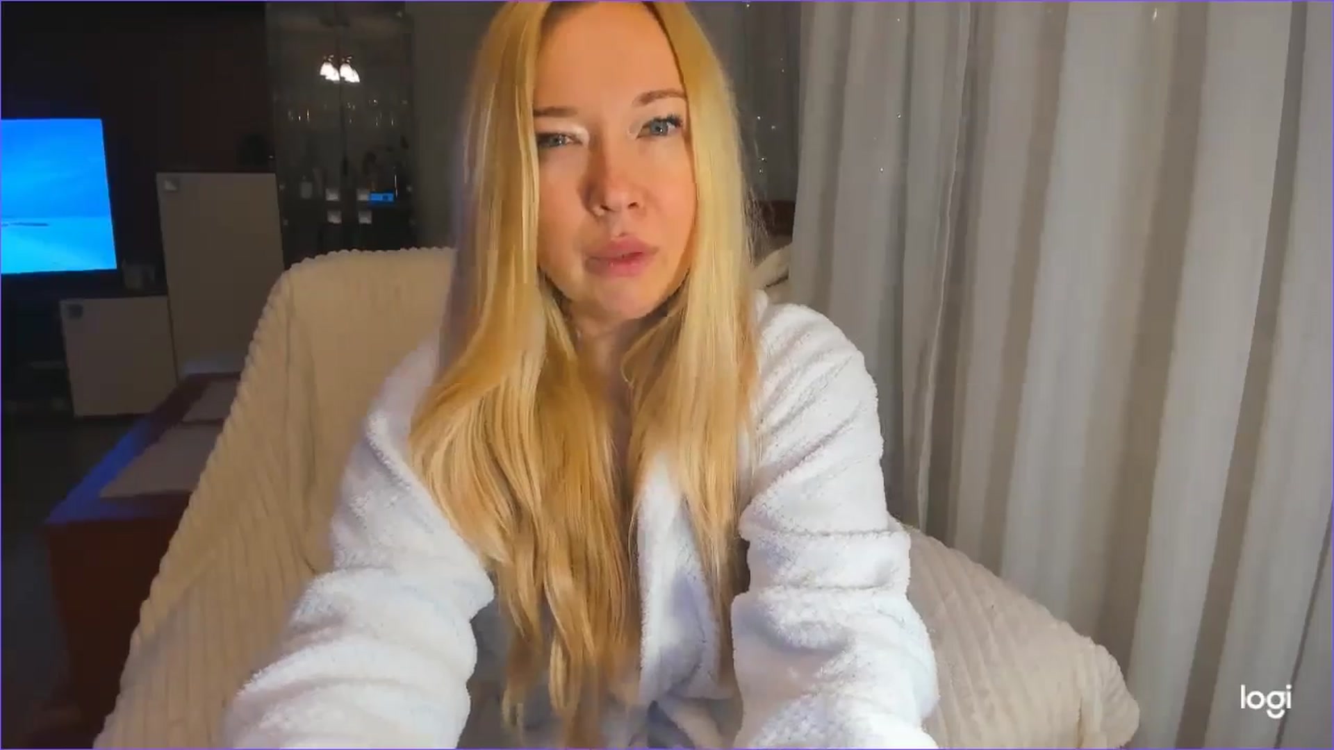 Gallery image thumbnail from FlamingoDream's myfreecams stream on, 12/19/2024, 02:49 image 20 of 20