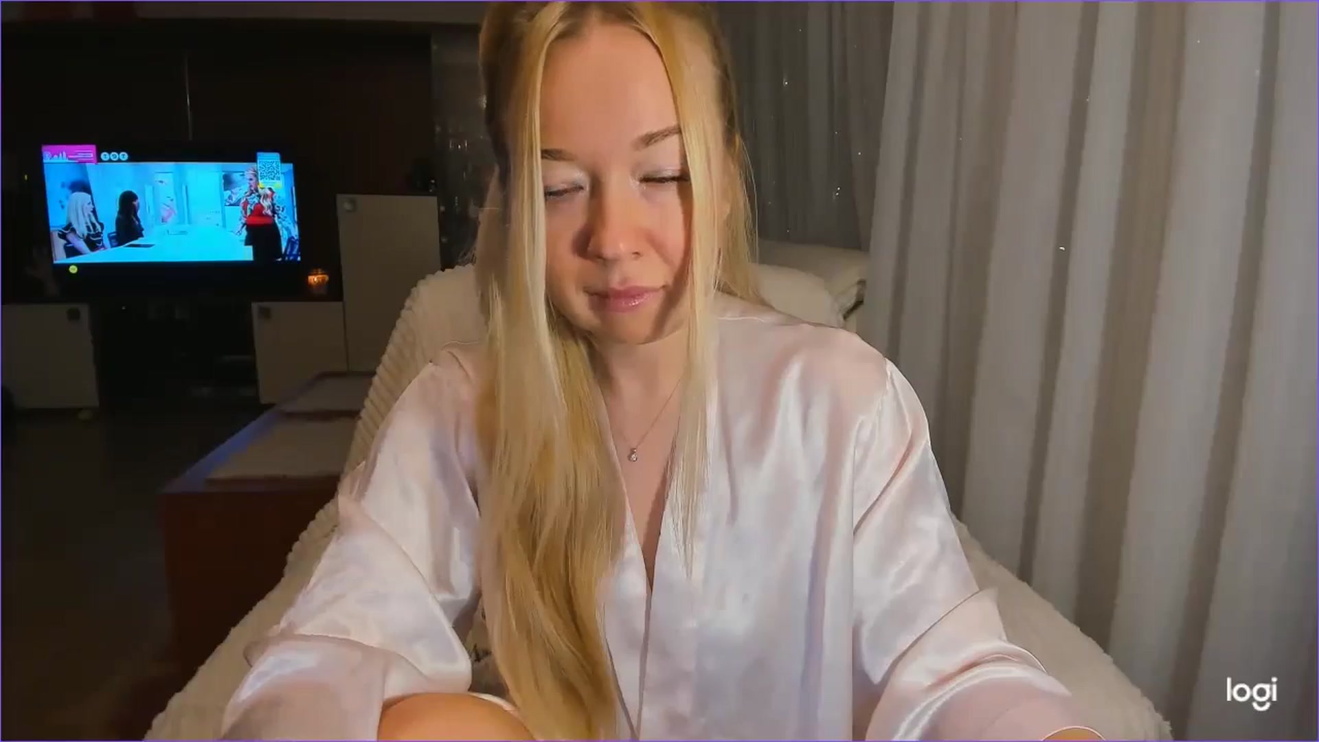 Gallery image thumbnail from FlamingoDream's myfreecams stream on, 12/23/2024, 22:09 image 6 of 20