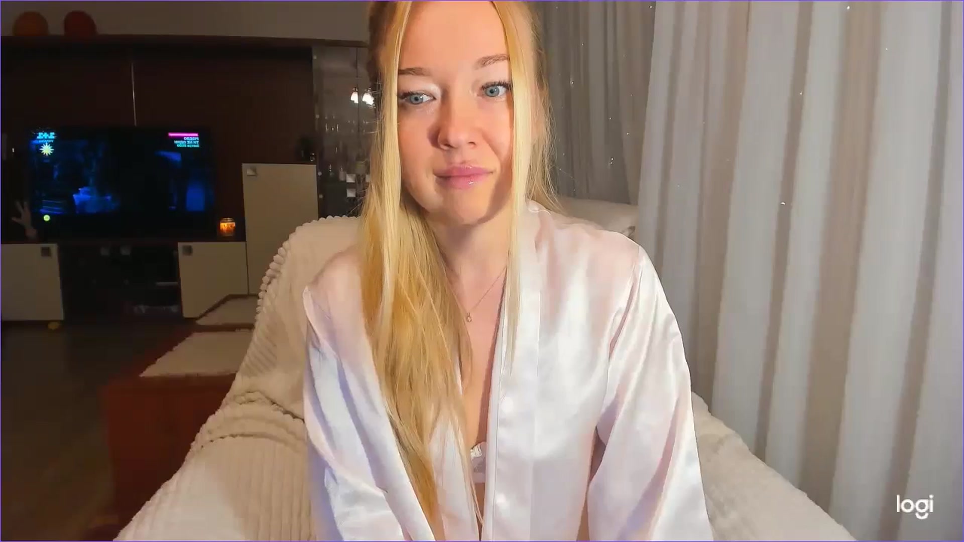 Gallery image thumbnail from FlamingoDream's myfreecams stream on, 12/24/2024, 24:00 image 18 of 20