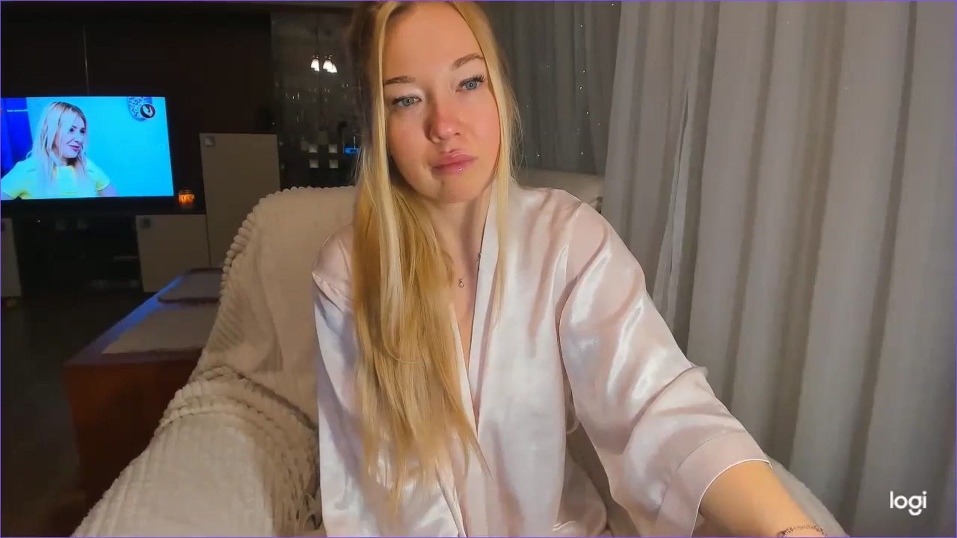 Gallery image thumbnail from FlamingoDream's myfreecams stream on, 12/24/2024, 02:58 image 17 of 20
