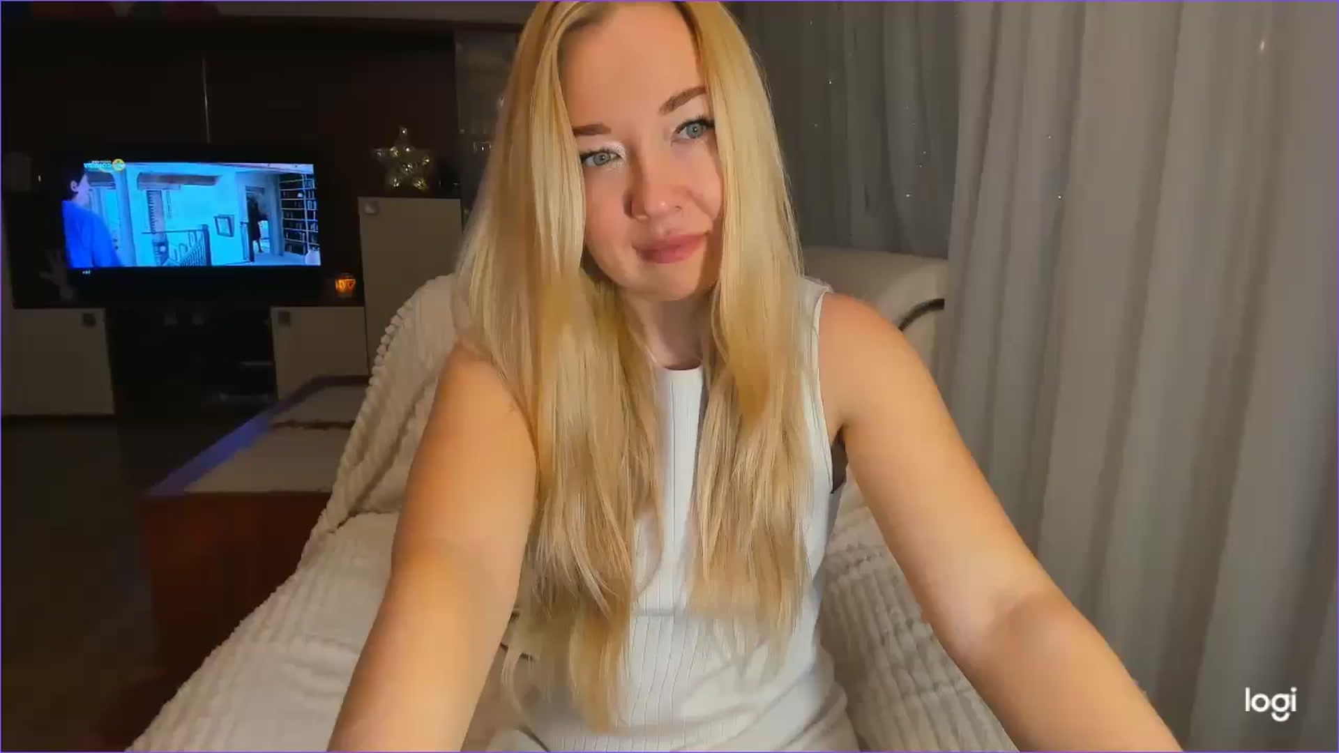 Gallery image thumbnail from FlamingoDream's myfreecams stream on, 12/27/2024, 01:11 image 4 of 20