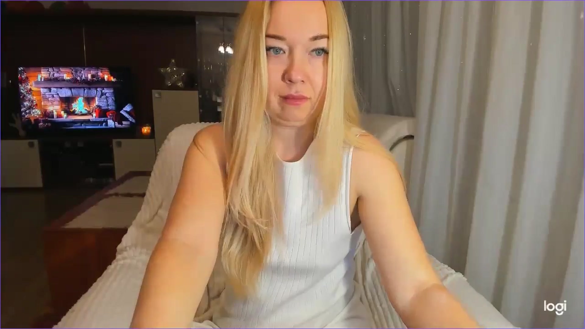 Gallery image thumbnail from FlamingoDream's myfreecams stream on, 12/27/2024, 04:46 image 11 of 20