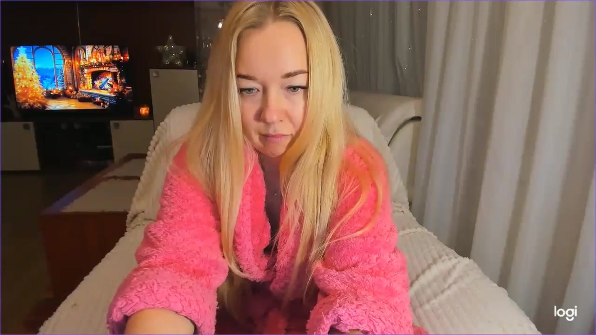 Gallery image thumbnail from FlamingoDream's myfreecams stream on, 12/27/2024, 04:46 image 19 of 20