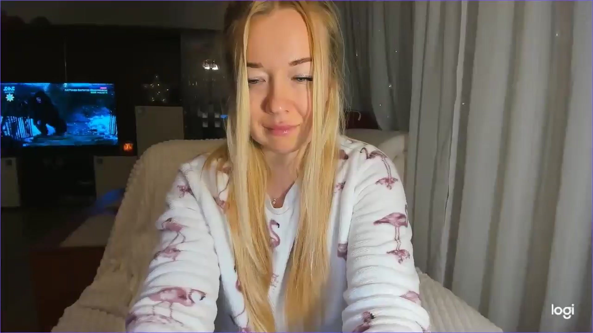 Gallery image thumbnail from FlamingoDream's myfreecams stream on, 12/28/2024, 02:43 image 11 of 20