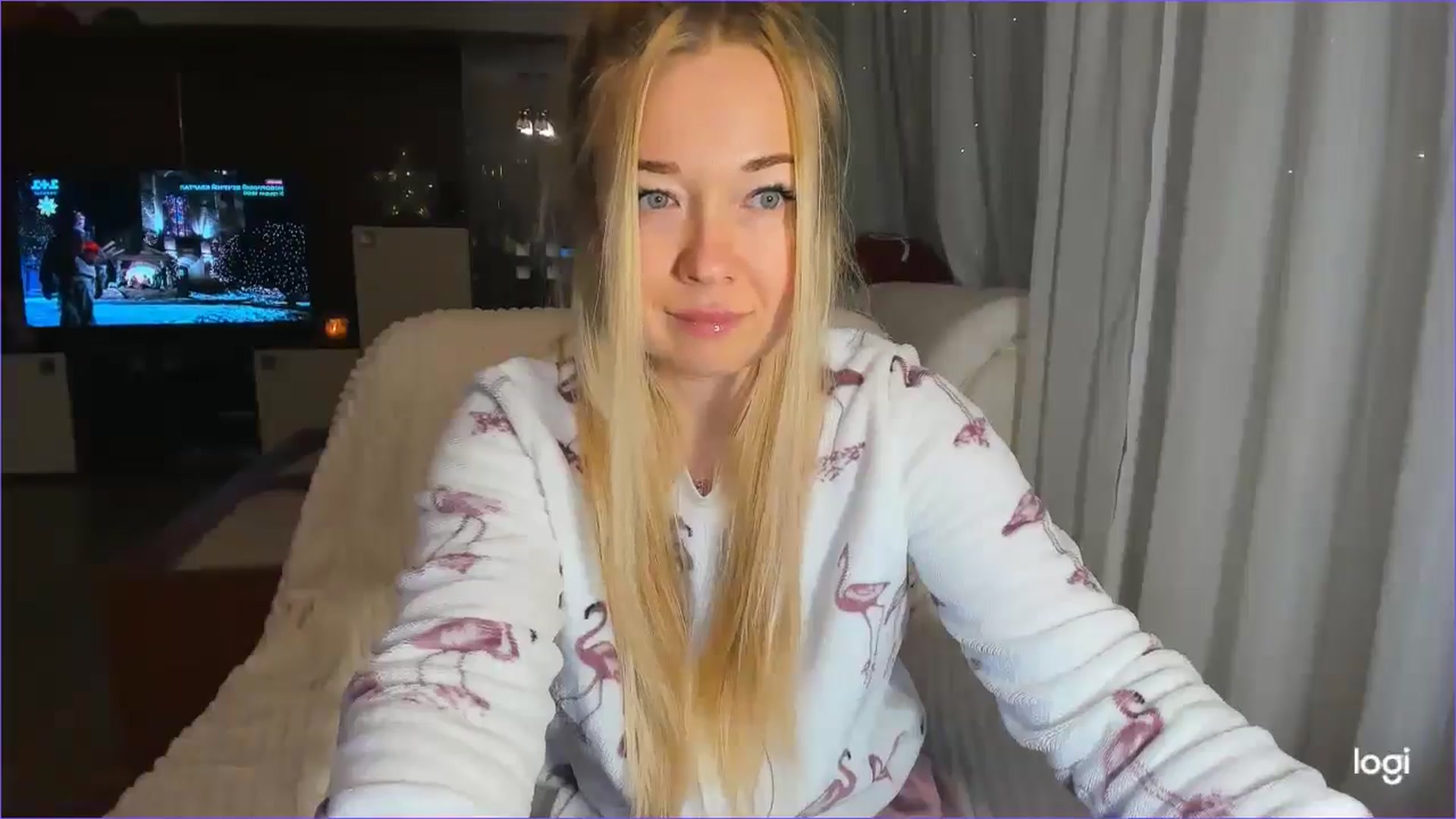 Gallery image thumbnail from FlamingoDream's myfreecams stream on, 12/28/2024, 02:43 image 6 of 20