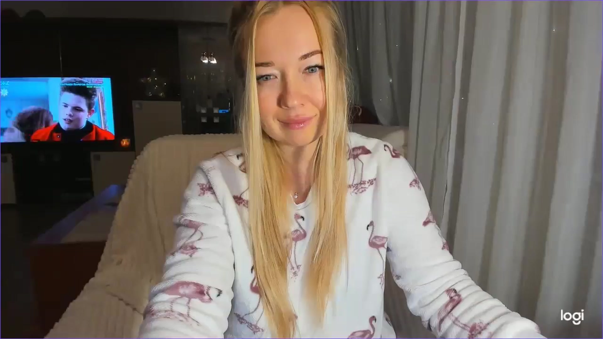 Gallery image thumbnail from FlamingoDream's myfreecams stream on, 12/28/2024, 02:43 image 14 of 20