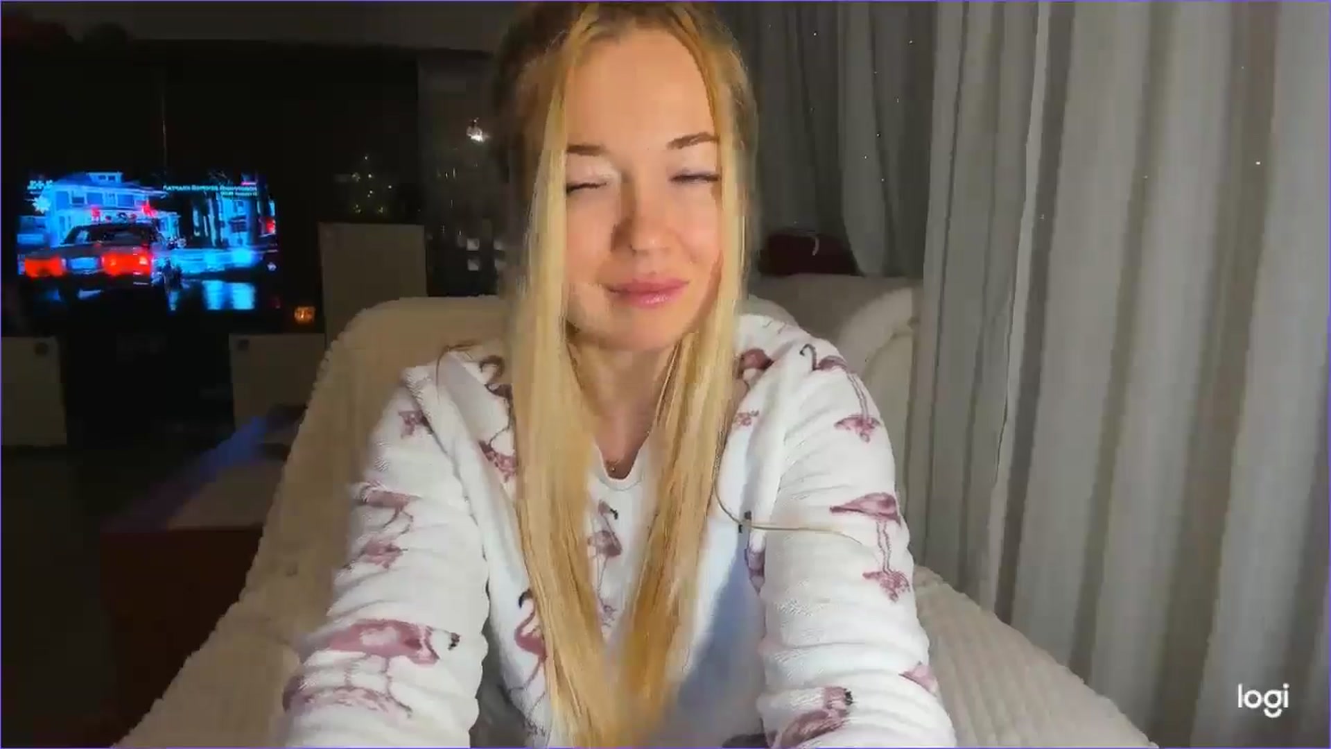 Gallery image thumbnail from FlamingoDream's myfreecams stream on, 12/28/2024, 02:43 image 13 of 20