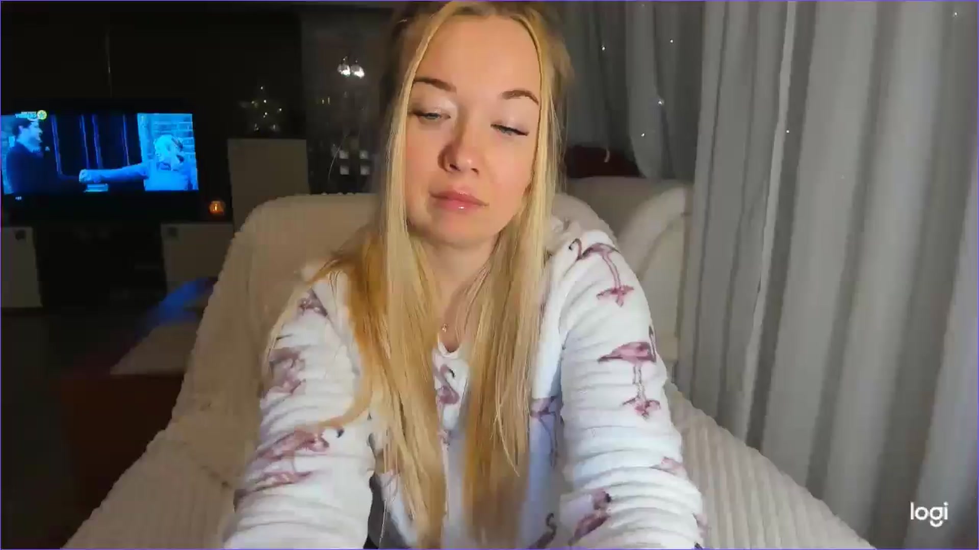Gallery image thumbnail from FlamingoDream's myfreecams stream on, 12/28/2024, 03:25 image 7 of 20