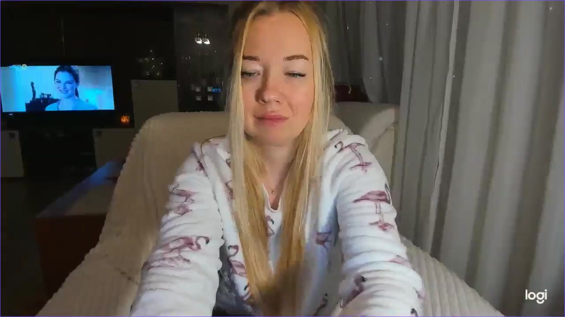 Gallery image thumbnail from FlamingoDream's myfreecams stream on, 12/28/2024, 03:25 image 5 of 20