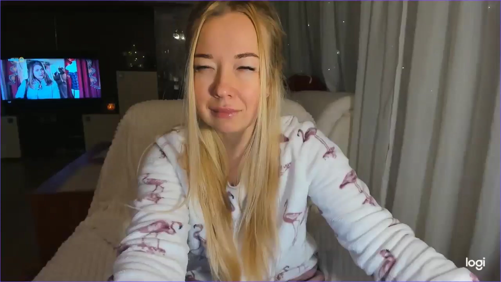 Gallery image thumbnail from FlamingoDream's myfreecams stream on, 12/28/2024, 03:25 image 9 of 20