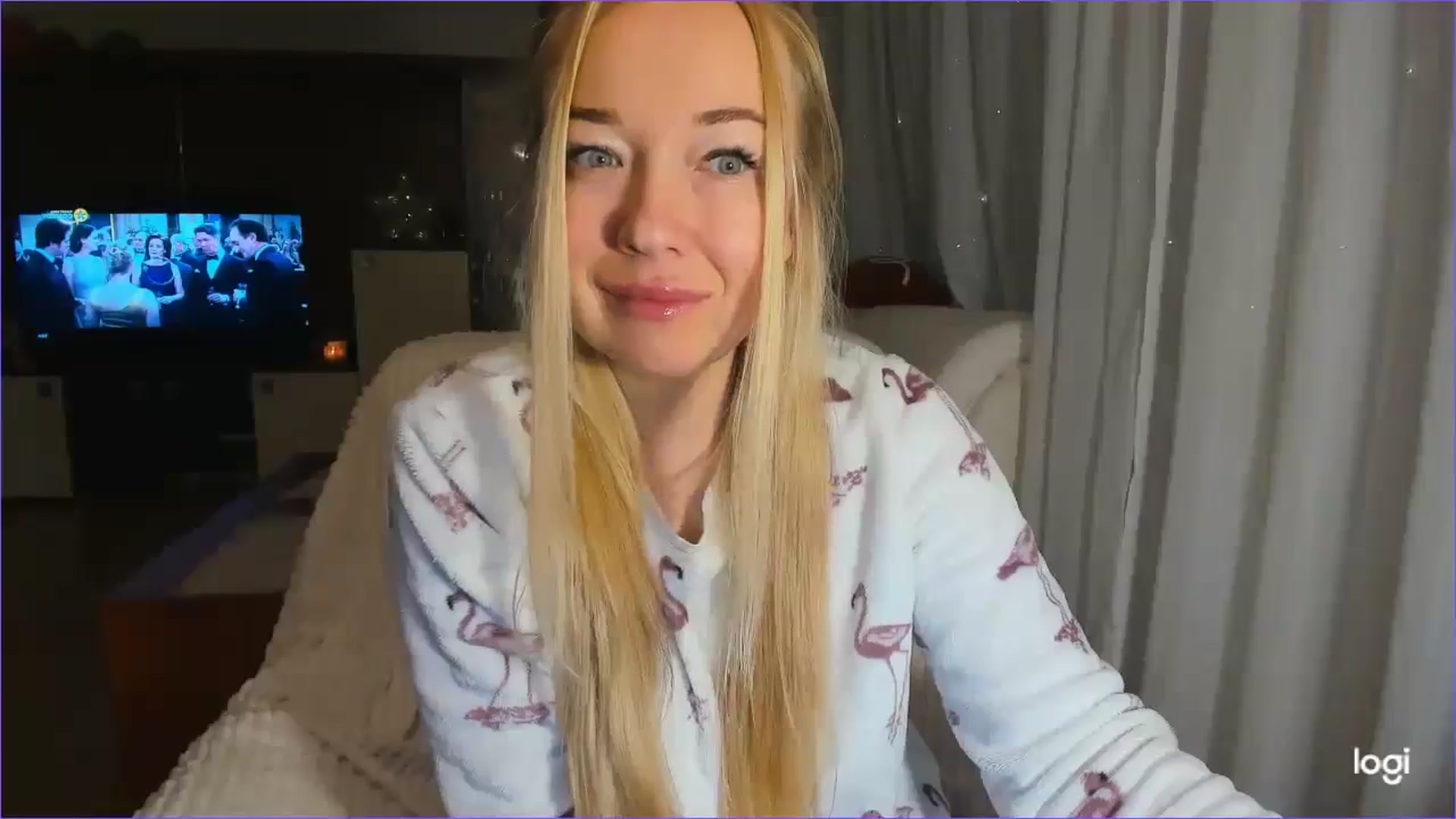 Gallery image thumbnail from FlamingoDream's myfreecams stream on, 12/28/2024, 03:25 image 15 of 20