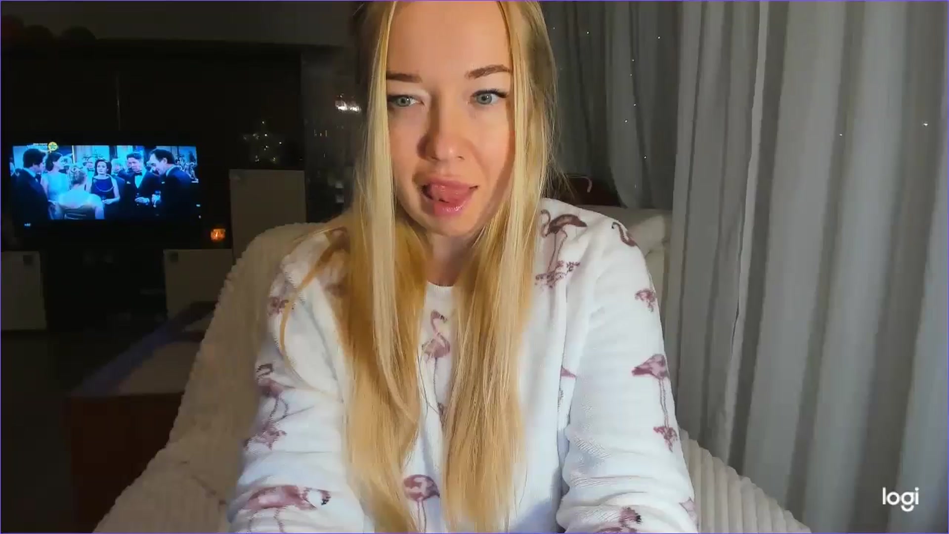 Gallery image thumbnail from FlamingoDream's myfreecams stream on, 12/28/2024, 03:25 image 18 of 20