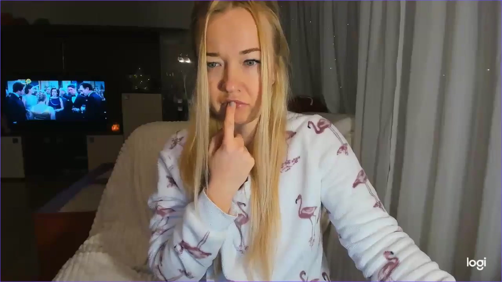Gallery image thumbnail from FlamingoDream's myfreecams stream on, 12/28/2024, 03:42 image 13 of 20