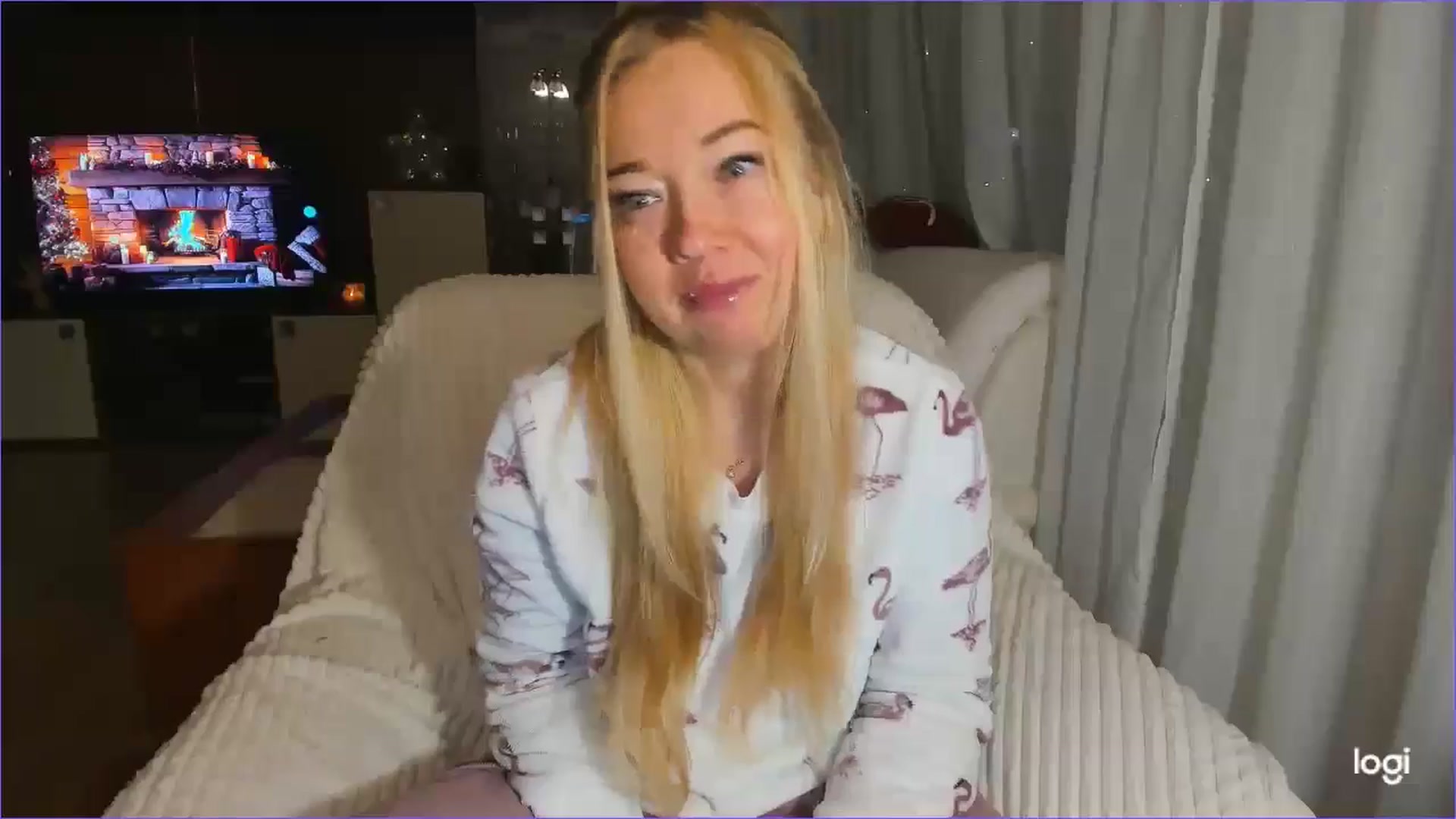 Gallery image thumbnail from FlamingoDream's myfreecams stream on, 12/28/2024, 04:35 image 8 of 20