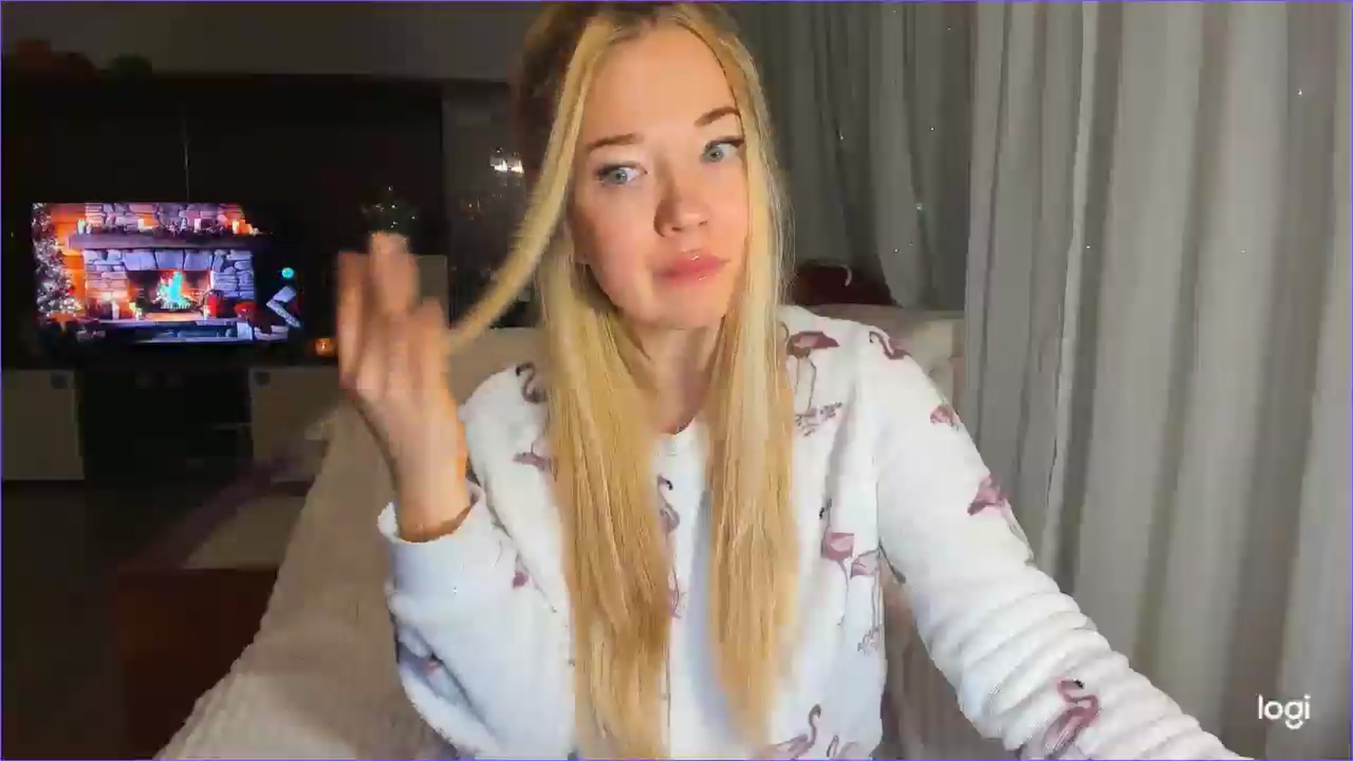 Gallery image thumbnail from FlamingoDream's myfreecams stream on, 12/28/2024, 04:35 image 20 of 20