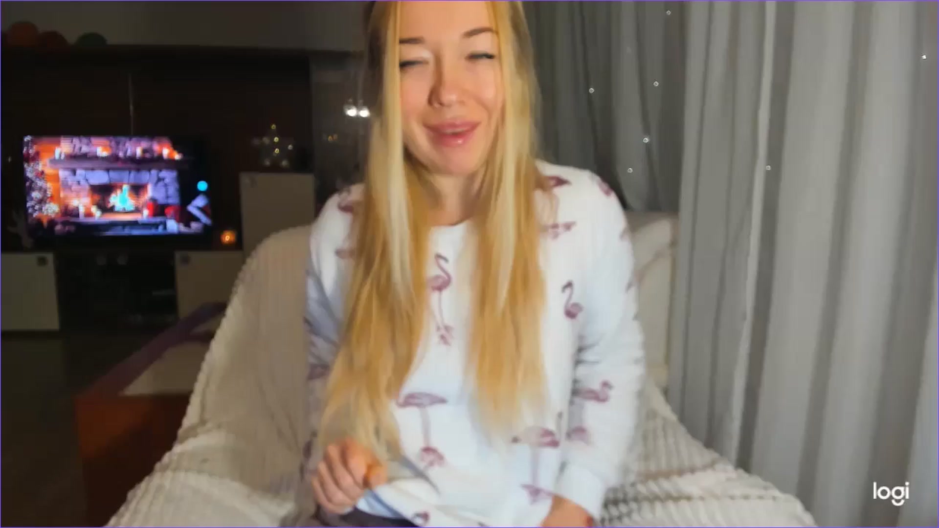Gallery image thumbnail from FlamingoDream's myfreecams stream on, 12/28/2024, 04:35 image 13 of 20