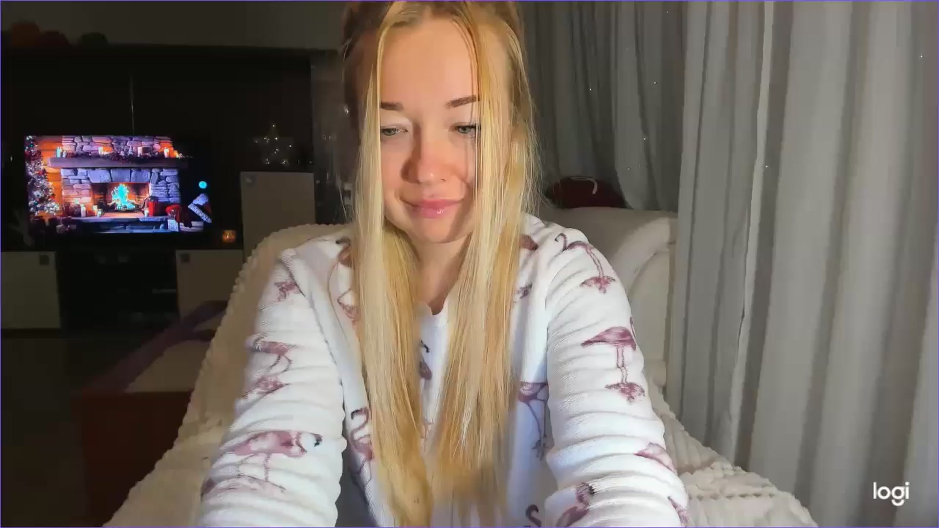 Gallery image thumbnail from FlamingoDream's myfreecams stream on, 12/28/2024, 04:35 image 12 of 20