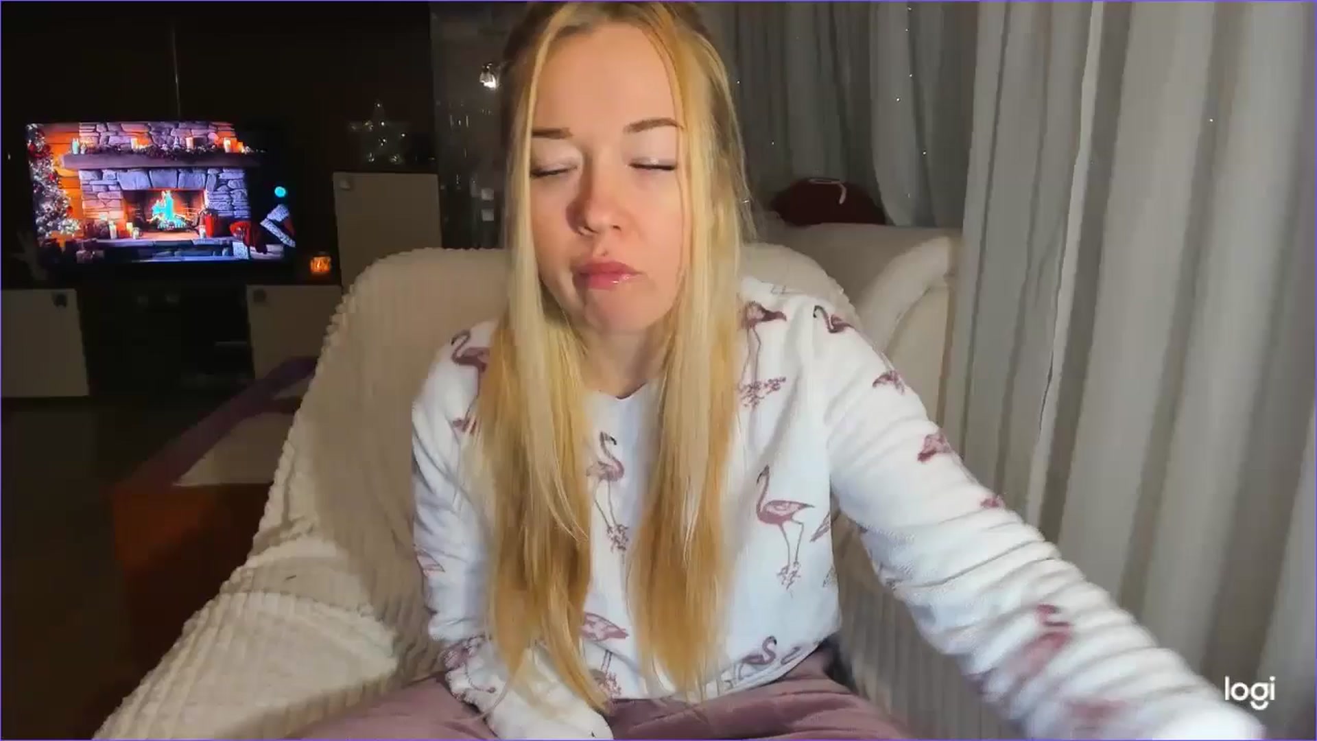 Gallery image thumbnail from FlamingoDream's myfreecams stream on, 12/28/2024, 04:35 image 3 of 20
