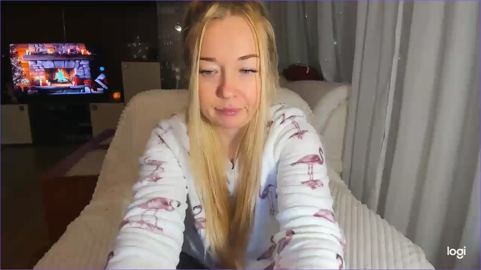 Gallery image thumbnail from FlamingoDream's myfreecams stream on, 12/28/2024, 04:35 image 6 of 20