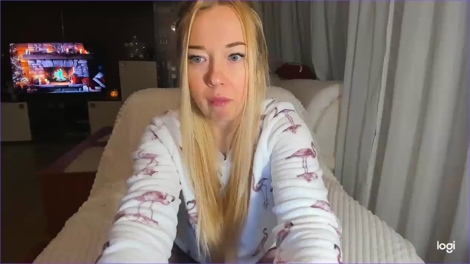 Gallery image thumbnail from FlamingoDream's myfreecams stream on, 12/28/2024, 04:35 image 5 of 20