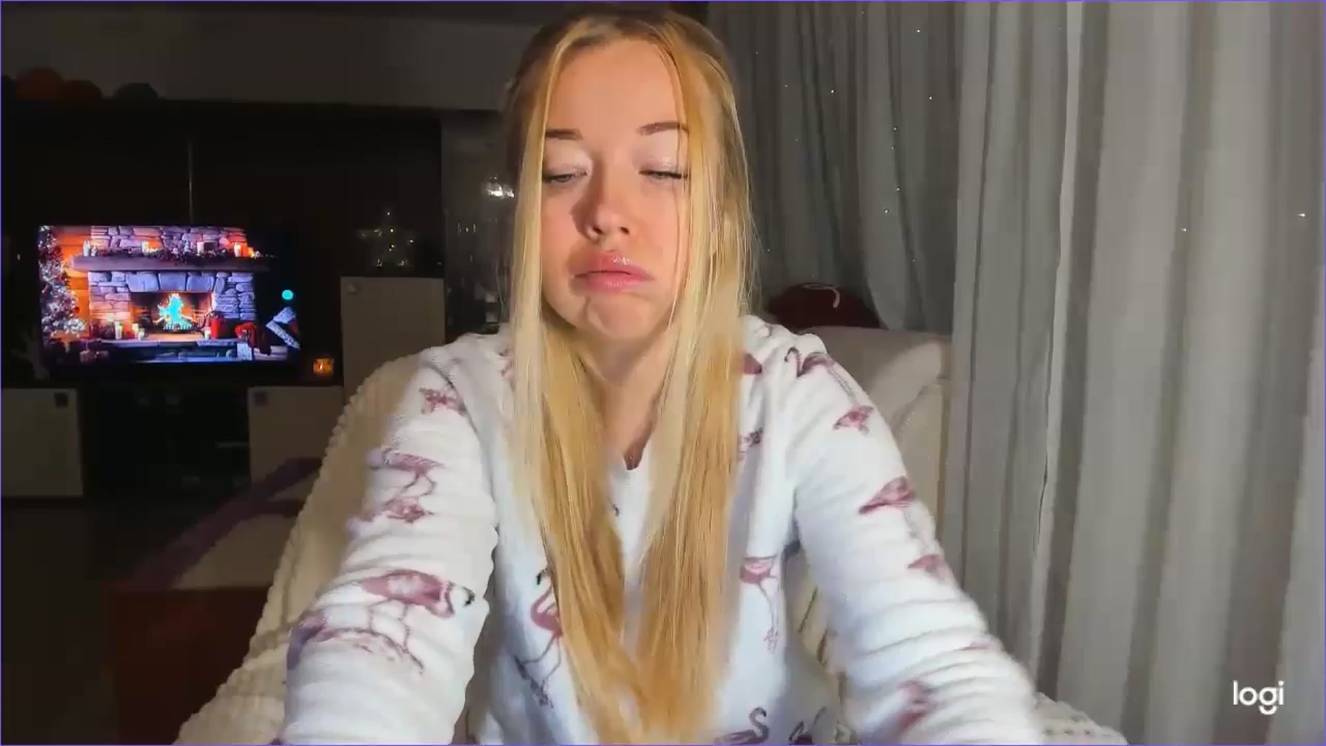 Gallery image thumbnail from FlamingoDream's myfreecams stream on, 12/28/2024, 04:35 image 14 of 20