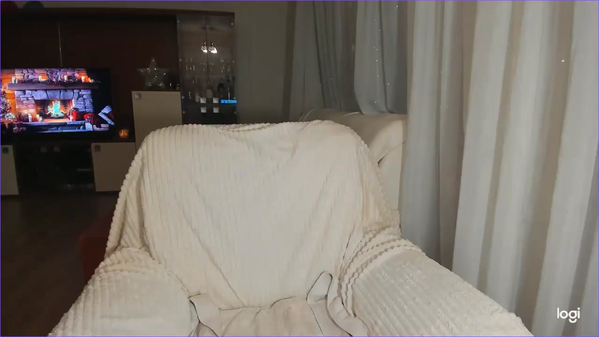 Gallery image thumbnail from FlamingoDream's myfreecams stream on, 12/28/2024, 22:29 image 20 of 20