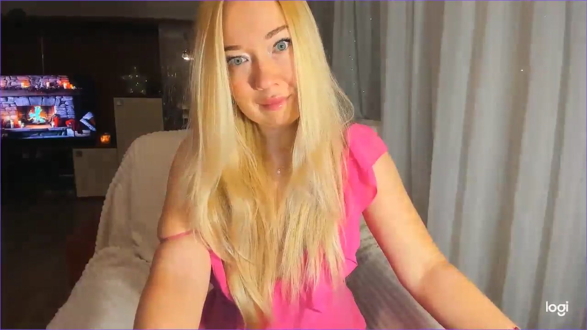 Gallery image thumbnail from FlamingoDream's myfreecams stream on, 12/28/2024, 22:29 image 5 of 20