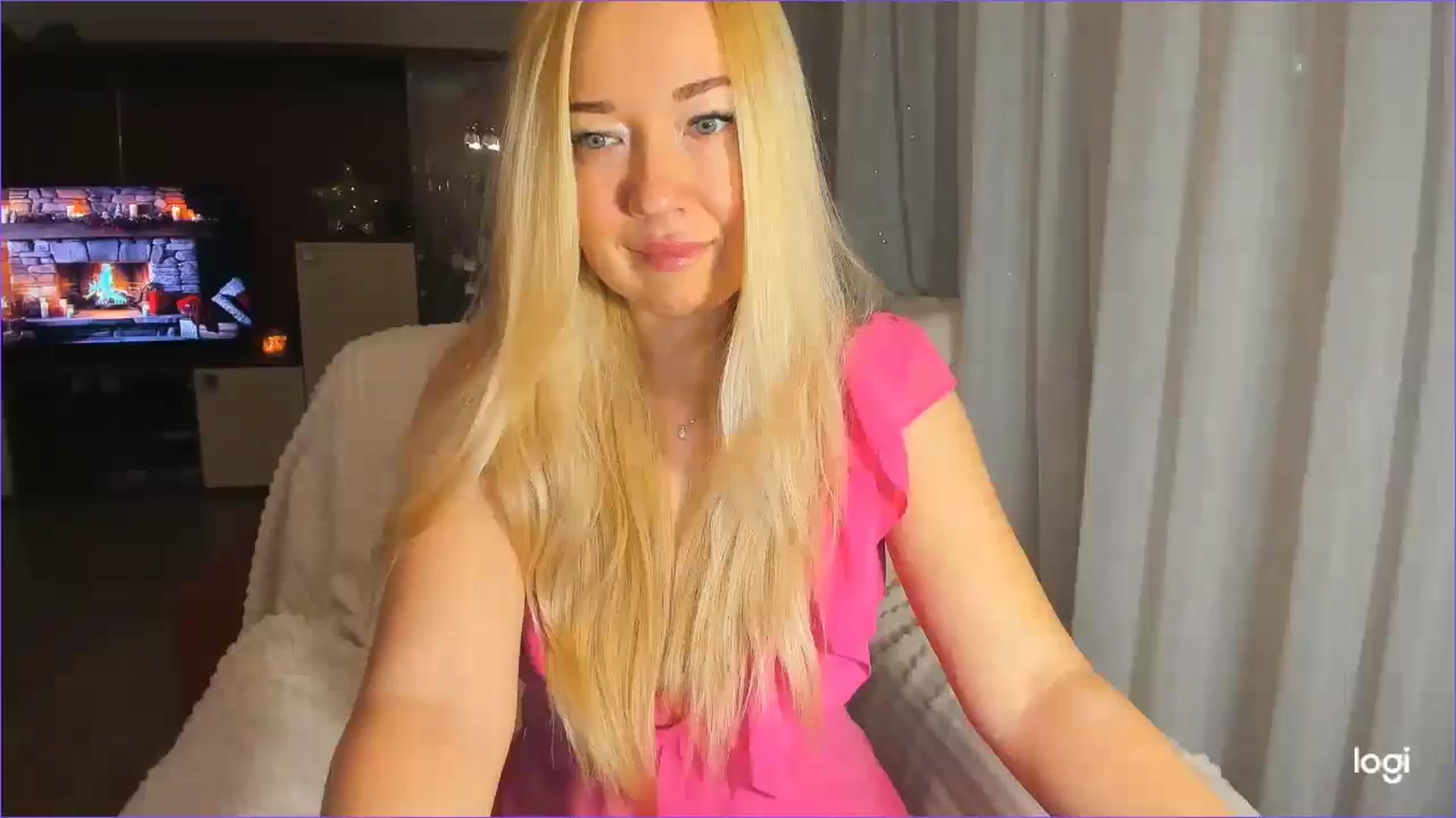 Gallery image thumbnail from FlamingoDream's myfreecams stream on, 12/28/2024, 22:29 image 7 of 20