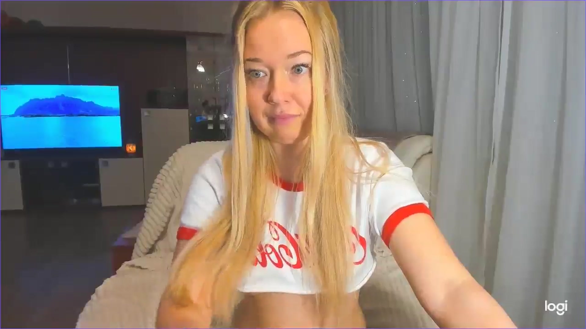 Gallery image thumbnail from FlamingoDream's myfreecams stream on, 01/08/2025, 01:01 image 7 of 20