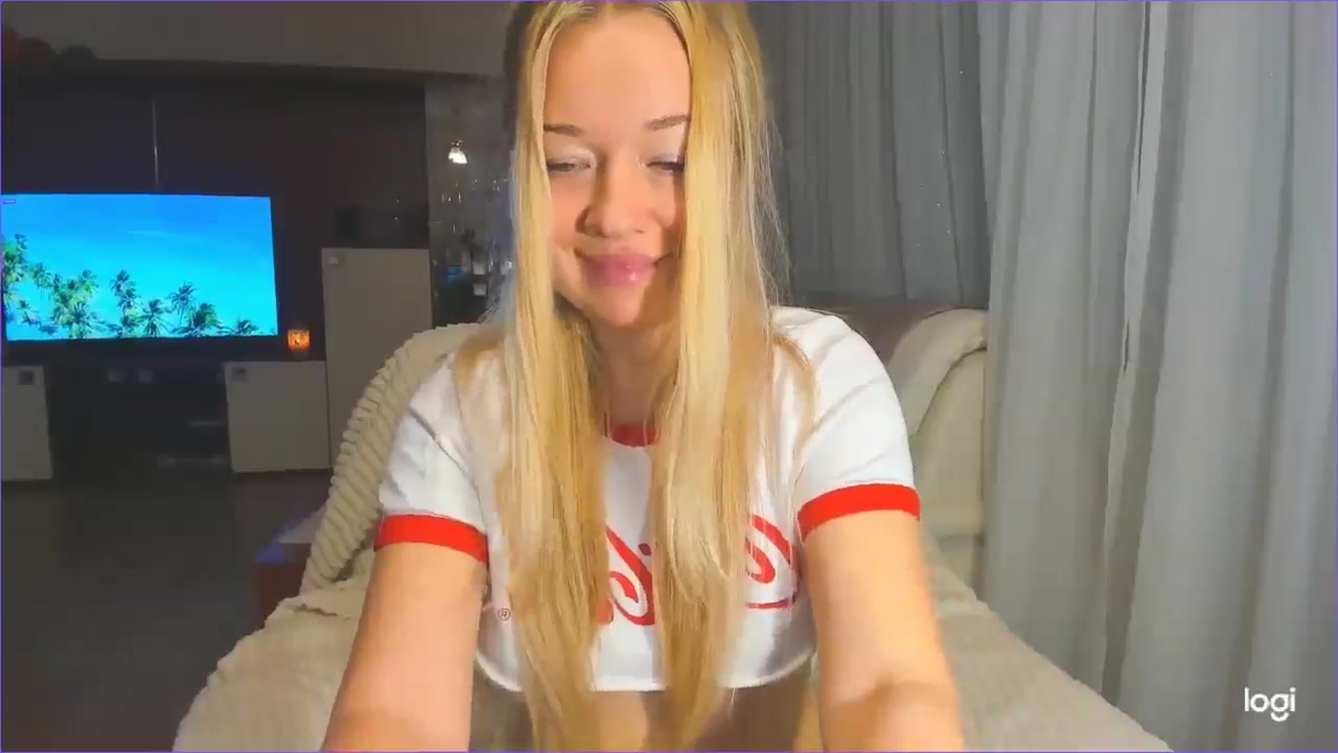 Gallery image thumbnail from FlamingoDream's myfreecams stream on, 01/08/2025, 01:01 image 11 of 20