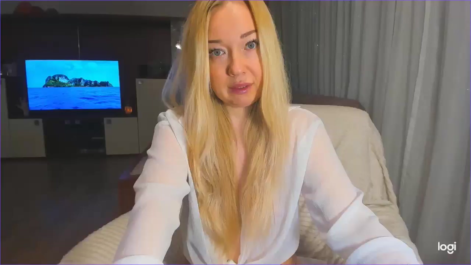 Gallery image thumbnail from FlamingoDream's myfreecams stream on, 01/09/2025, 24:43 image 4 of 20