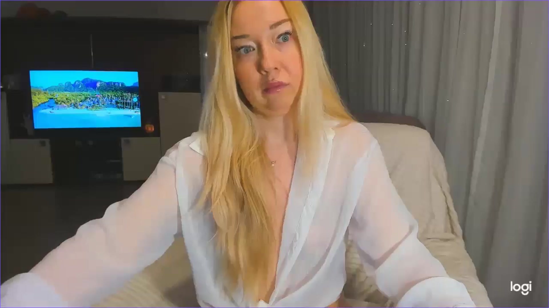 Gallery image thumbnail from FlamingoDream's myfreecams stream on, 01/09/2025, 24:43 image 3 of 20