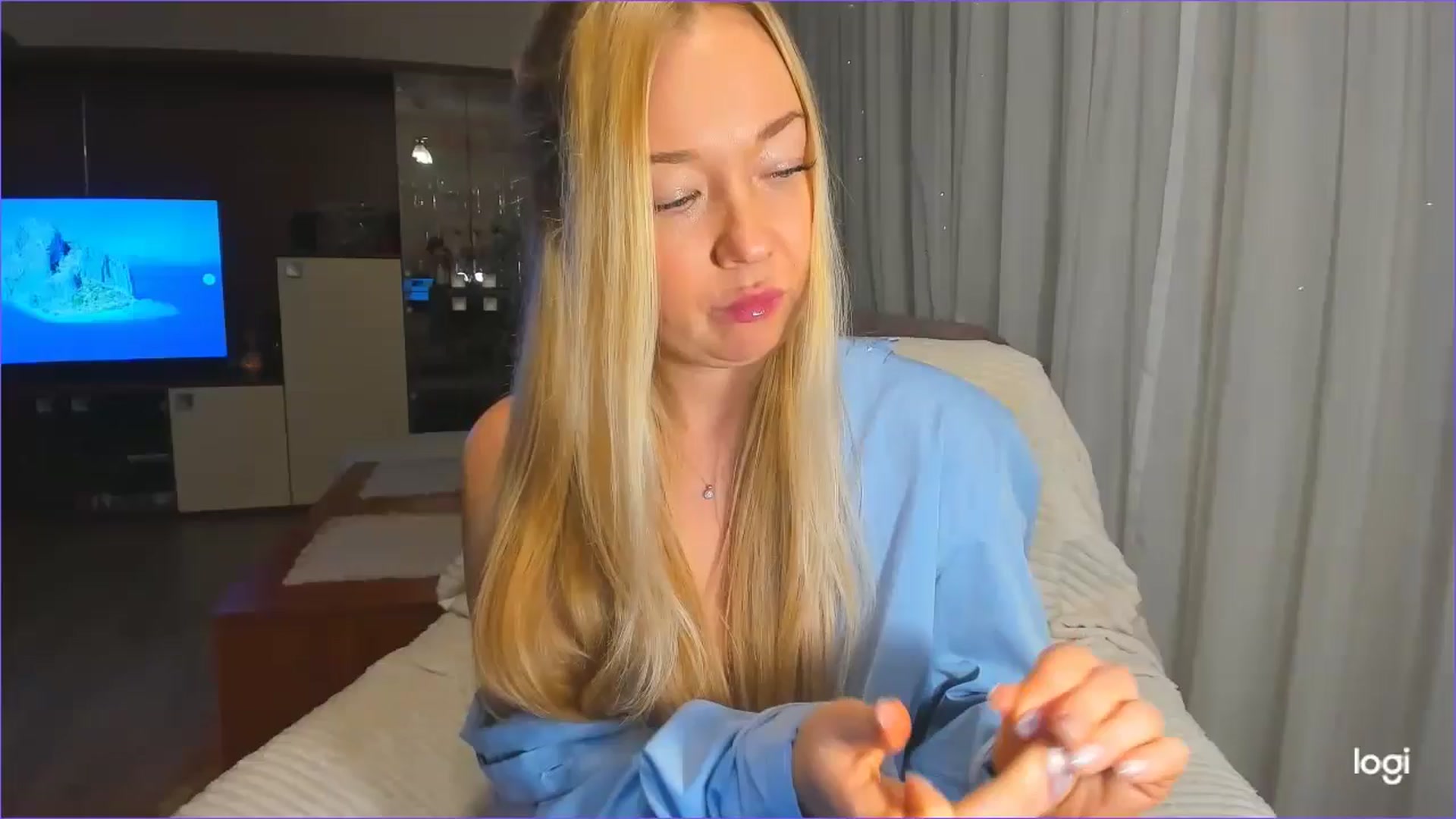 Gallery image thumbnail from FlamingoDream's myfreecams stream on, 01/10/2025, 03:38 image 10 of 20