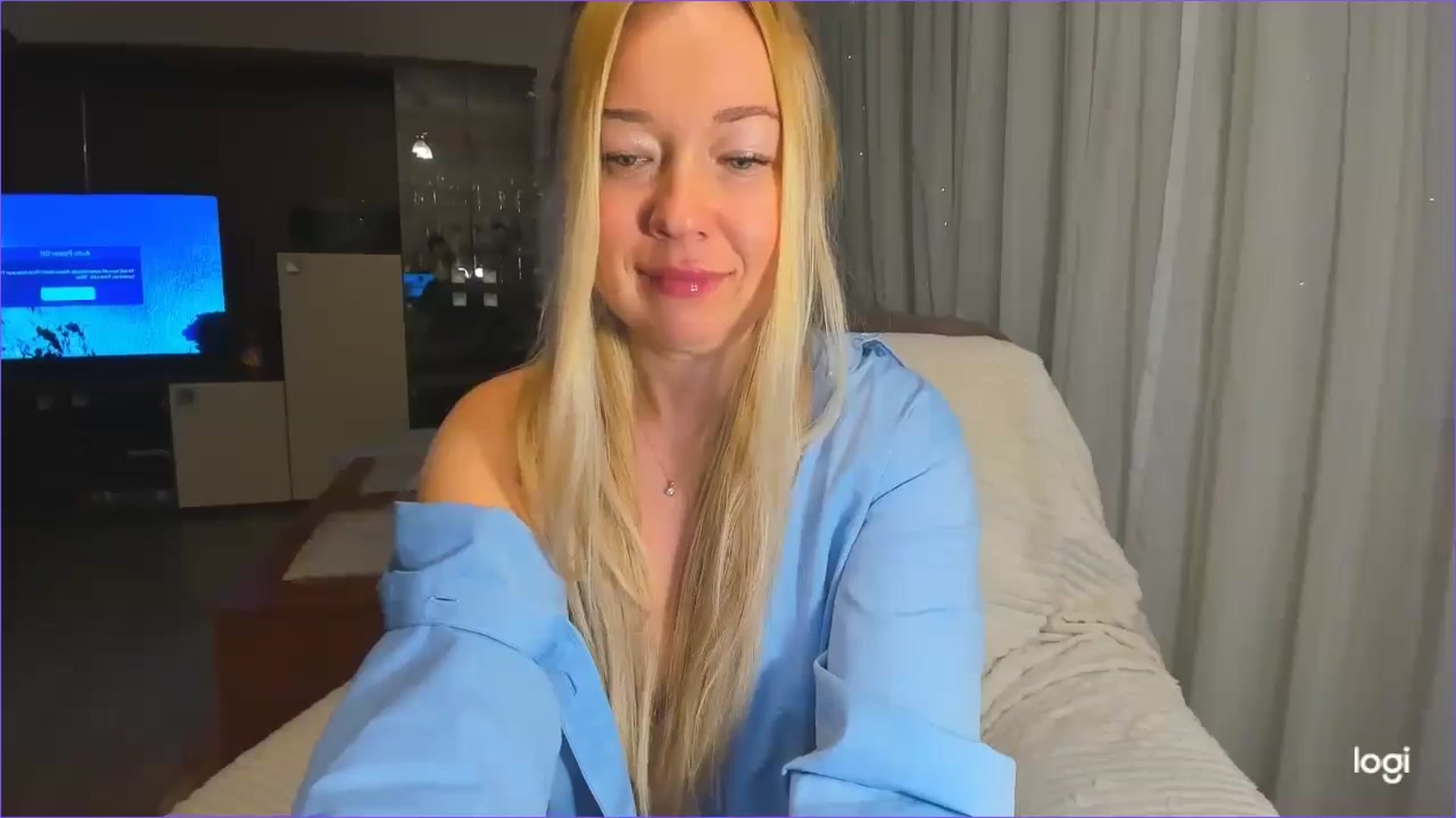 Gallery image thumbnail from FlamingoDream's myfreecams stream on, 01/10/2025, 03:38 image 15 of 20
