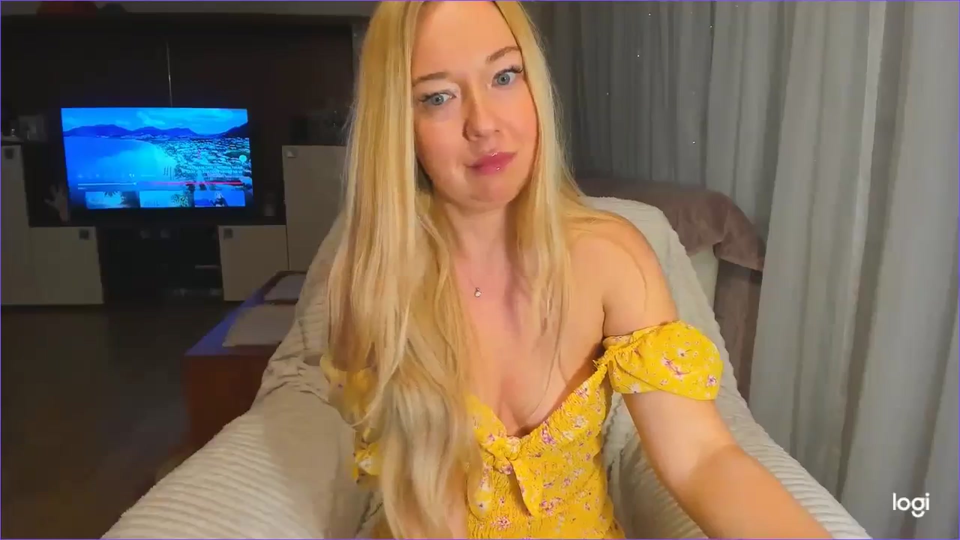Gallery image thumbnail from FlamingoDream's myfreecams stream on, 01/11/2025, 01:08 image 14 of 20