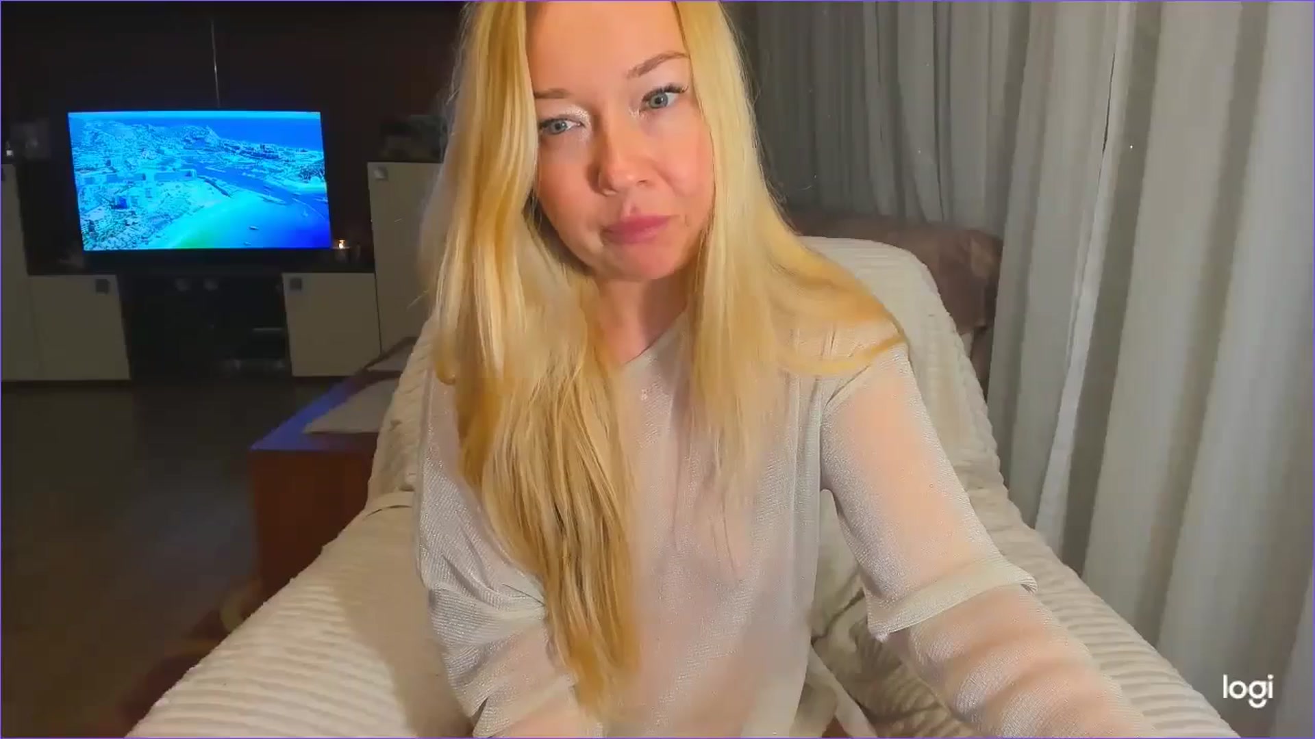 Gallery image thumbnail from FlamingoDream's myfreecams stream on, 01/14/2025, 24:03 image 6 of 20