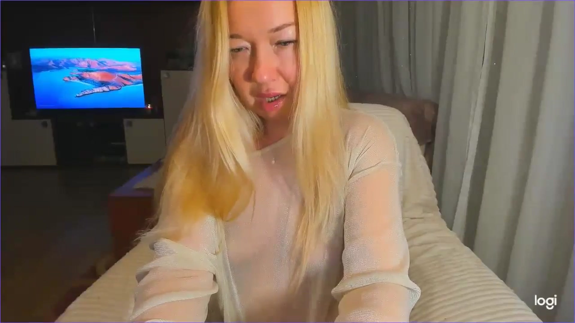 Gallery image thumbnail from FlamingoDream's myfreecams stream on, 01/14/2025, 24:03 image 8 of 20