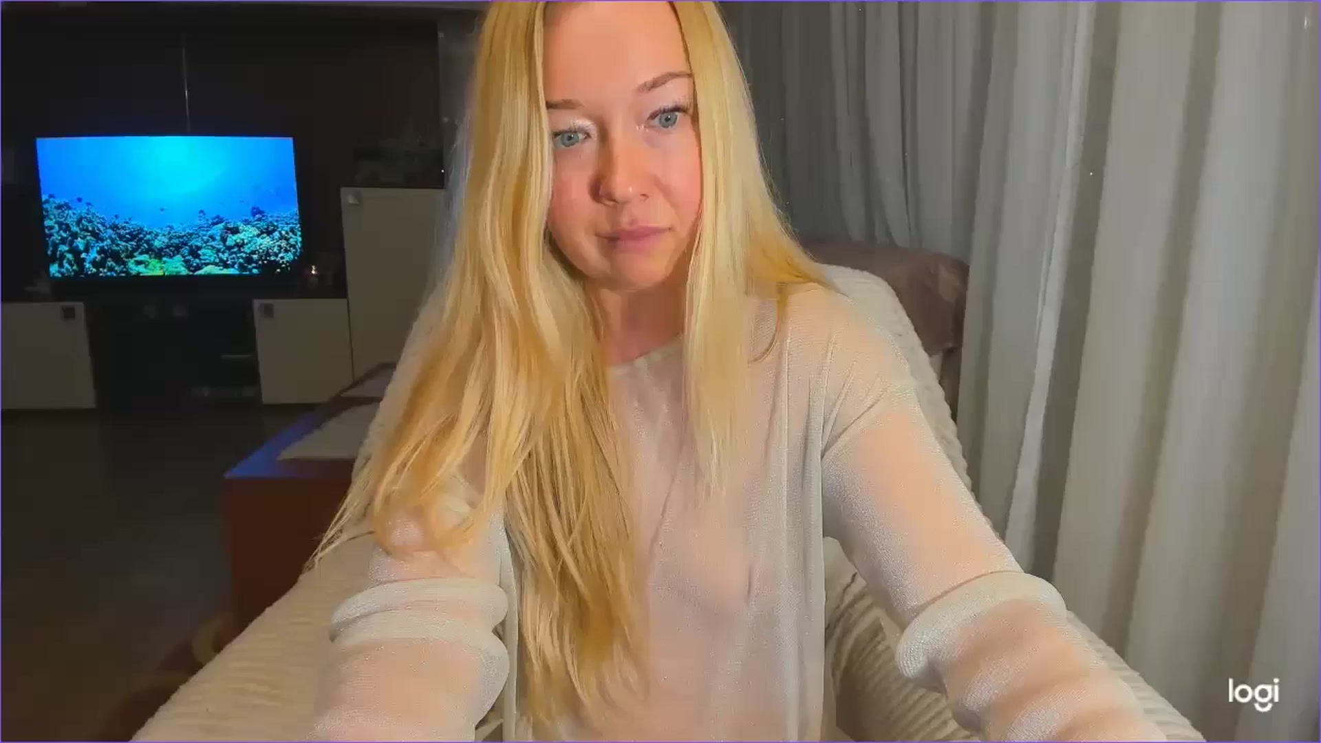 Gallery image thumbnail from FlamingoDream's myfreecams stream on, 01/14/2025, 24:28 image 6 of 20