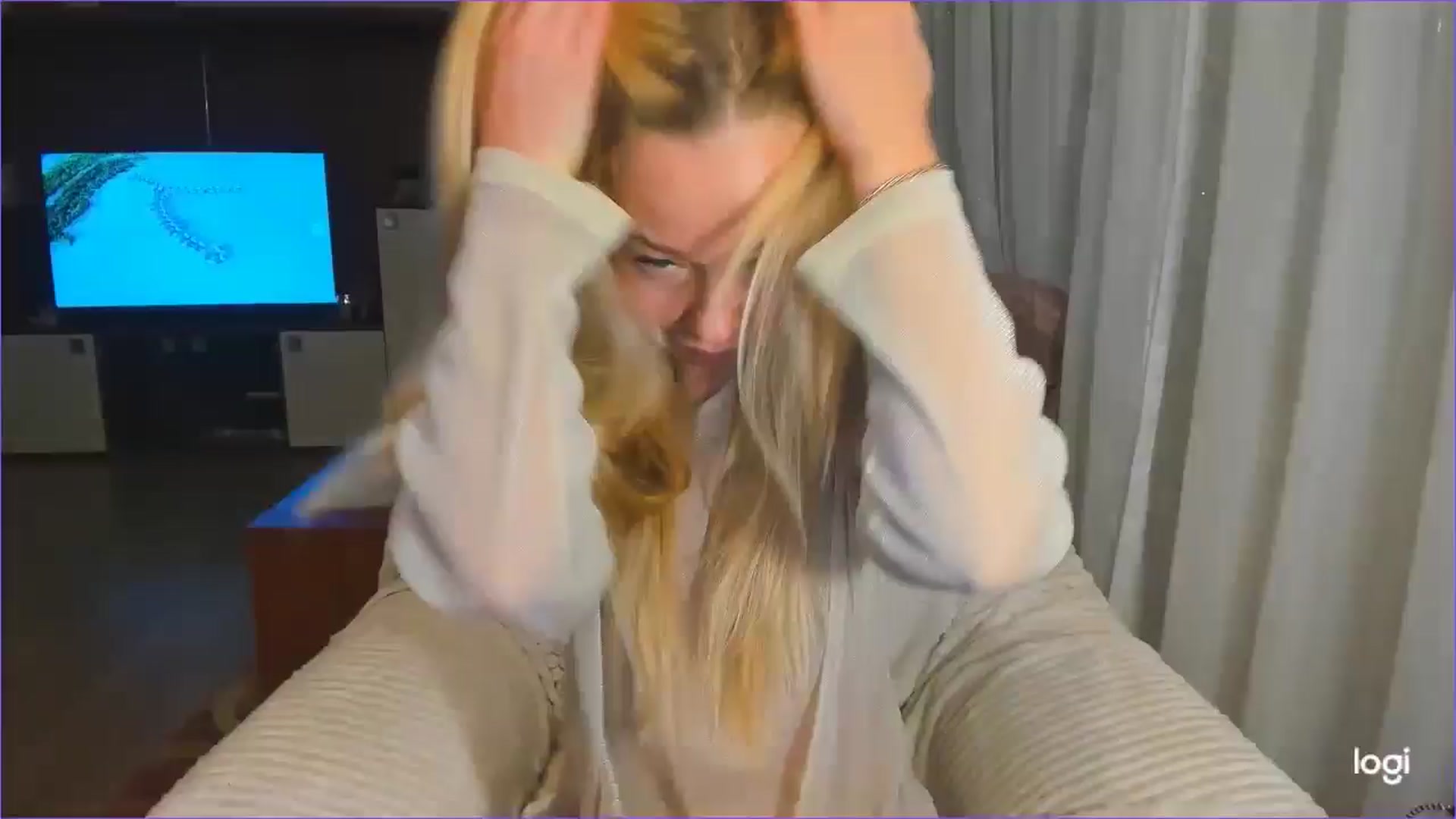 Gallery image thumbnail from FlamingoDream's myfreecams stream on, 01/14/2025, 24:28 image 9 of 20