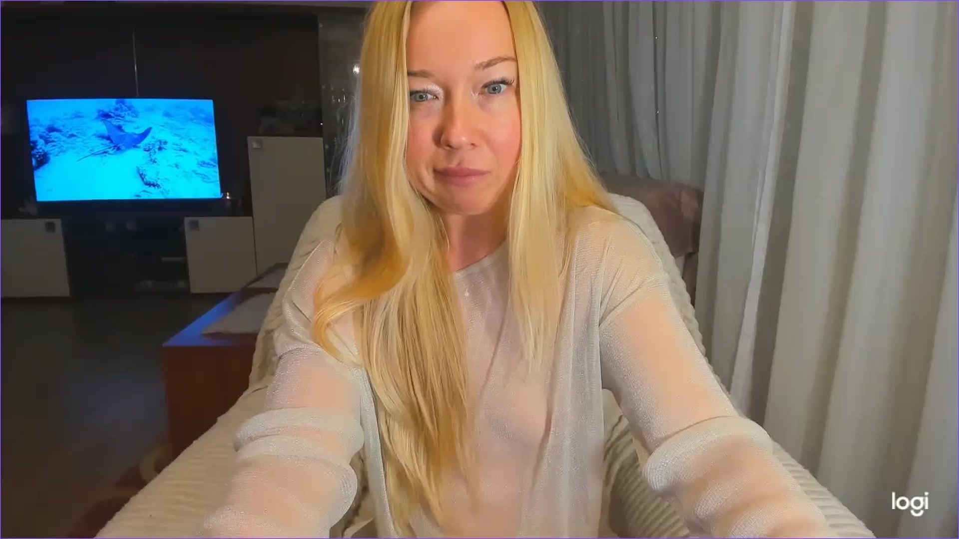Gallery image thumbnail from FlamingoDream's myfreecams stream on, 01/14/2025, 24:28 image 7 of 20