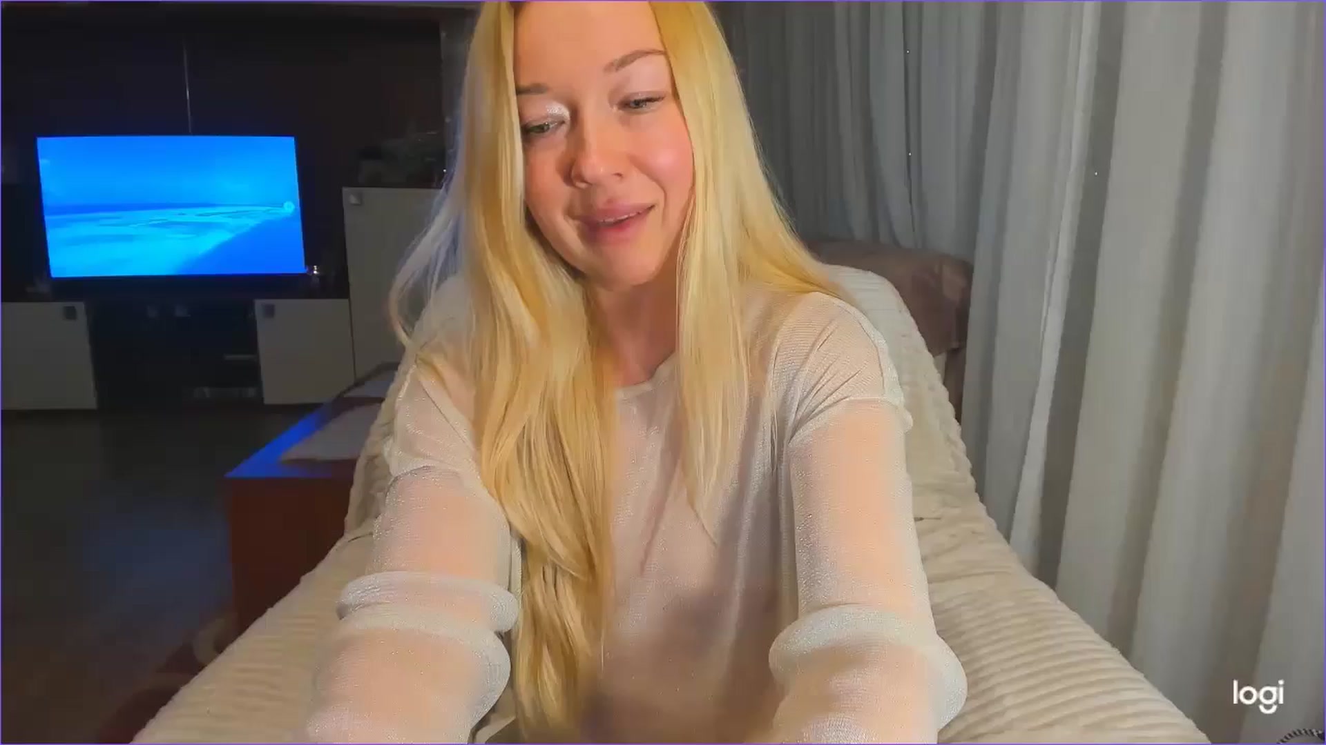 Gallery image thumbnail from FlamingoDream's myfreecams stream on, 01/14/2025, 24:28 image 8 of 20
