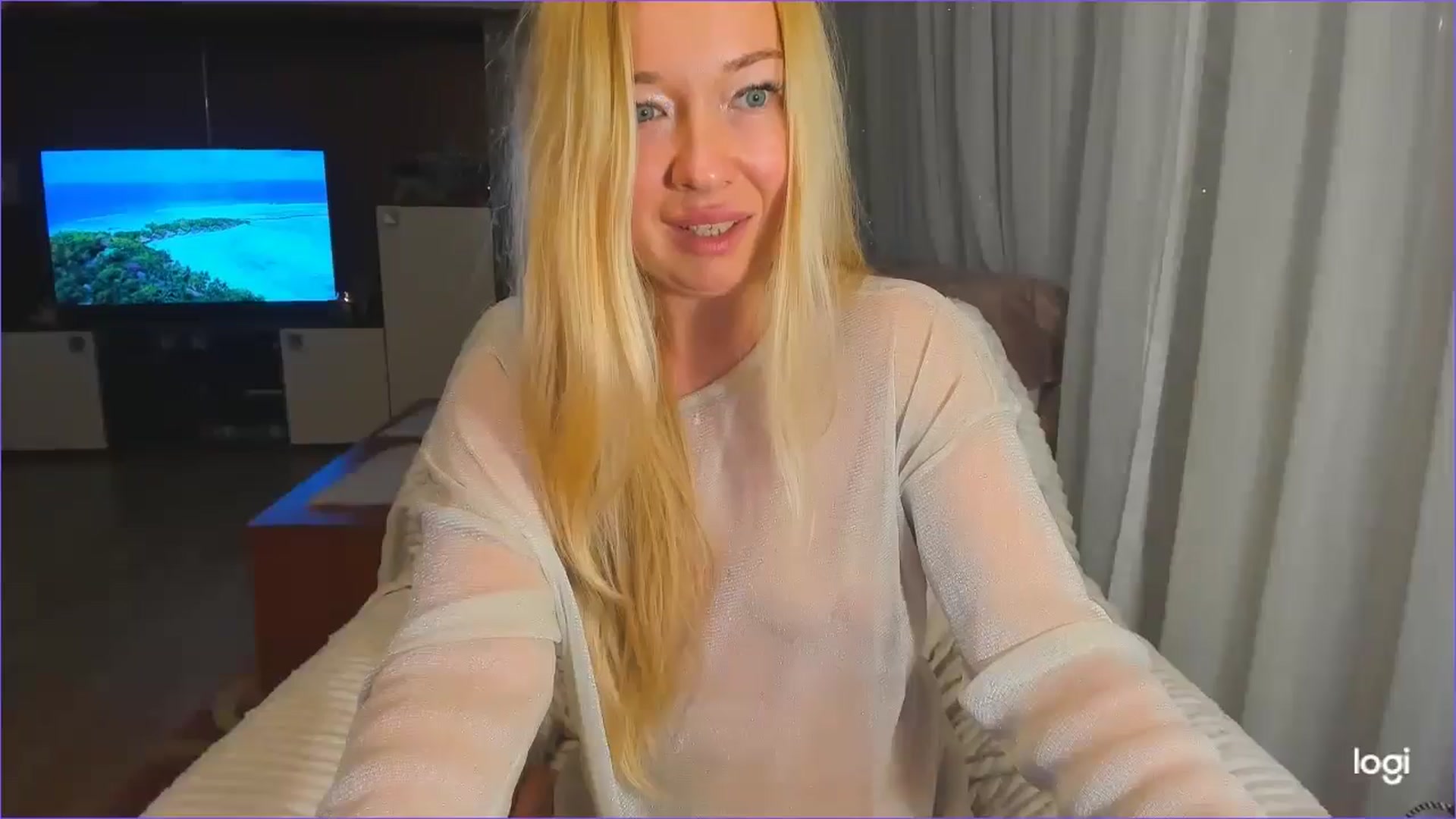Gallery image thumbnail from FlamingoDream's myfreecams stream on, 01/14/2025, 24:28 image 17 of 20