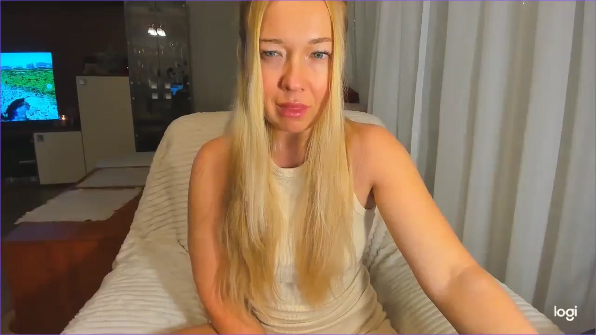 Gallery image thumbnail from FlamingoDream's myfreecams stream on, 01/15/2025, 24:00 image 14 of 20
