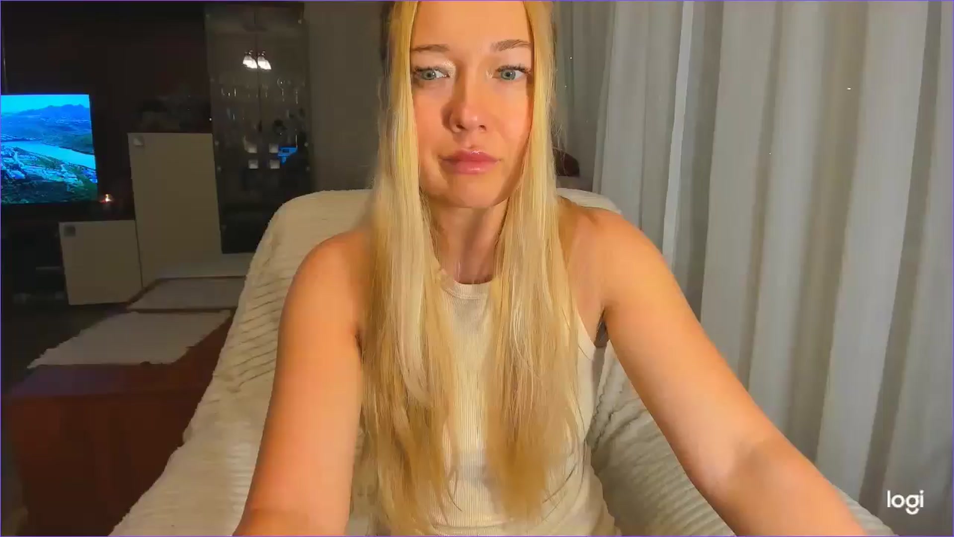 Gallery image thumbnail from FlamingoDream's myfreecams stream on, 01/15/2025, 24:21 image 1 of 20