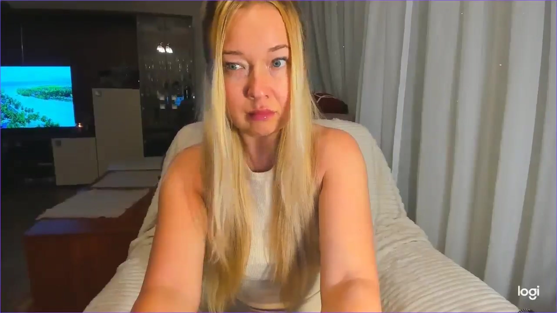 Gallery image thumbnail from FlamingoDream's myfreecams stream on, 01/15/2025, 02:16 image 5 of 20