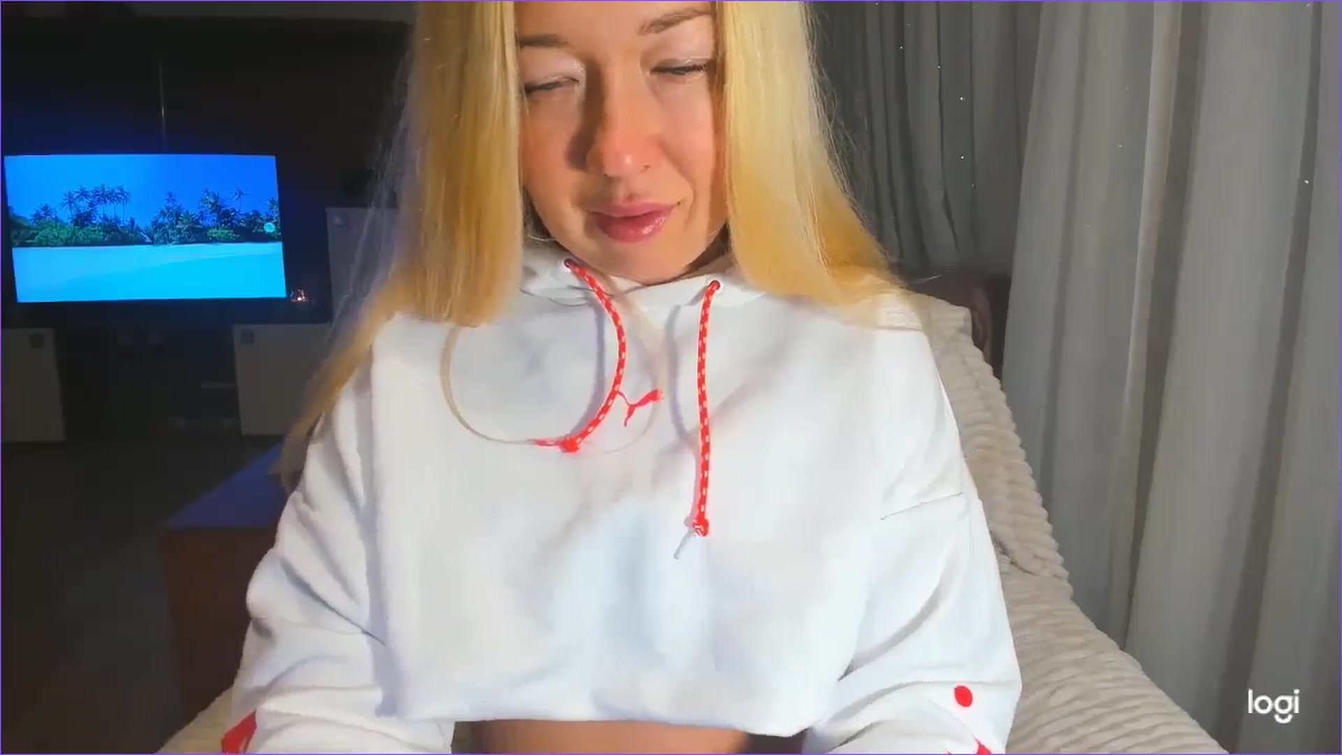 Gallery image thumbnail from FlamingoDream's myfreecams stream on, 01/16/2025, 22:35 image 17 of 20