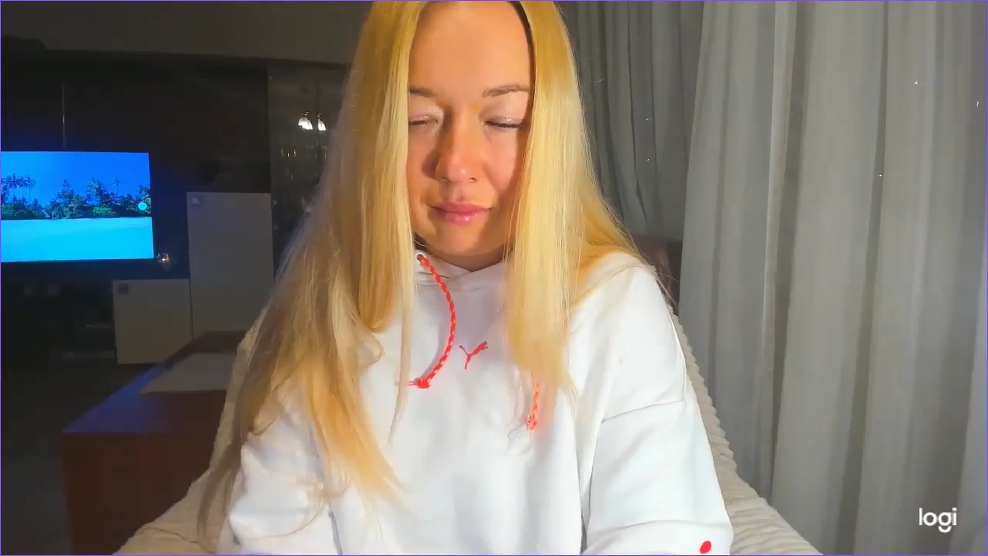 Gallery image thumbnail from FlamingoDream's myfreecams stream on, 01/16/2025, 23:39 image 11 of 20