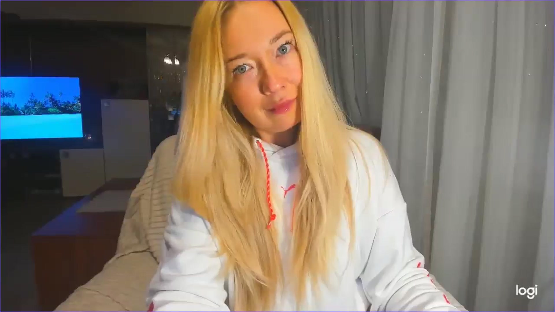 Gallery image thumbnail from FlamingoDream's myfreecams stream on, 01/16/2025, 23:39 image 15 of 20