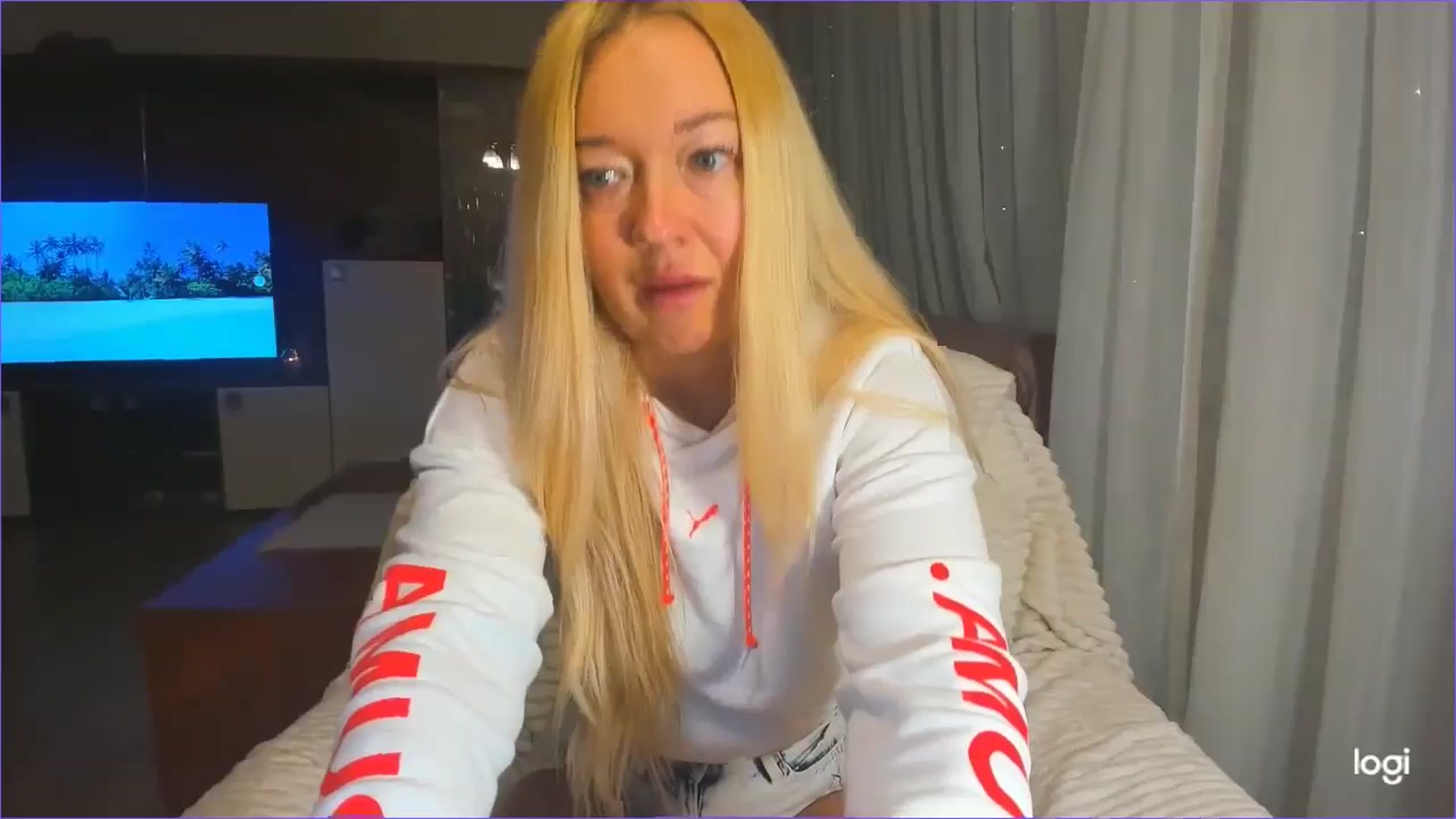 Gallery image thumbnail from FlamingoDream's myfreecams stream on, 01/16/2025, 23:39 image 13 of 20