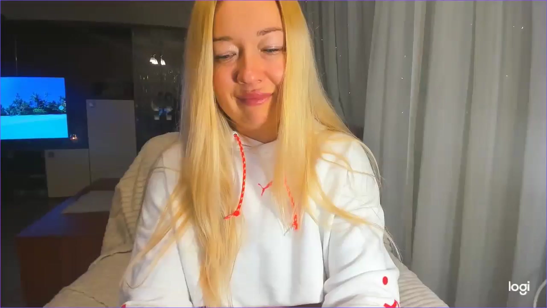 Gallery image thumbnail from FlamingoDream's myfreecams stream on, 01/16/2025, 23:39 image 4 of 20